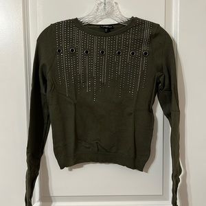 Green sweater top. Slightly cropped. Size: small